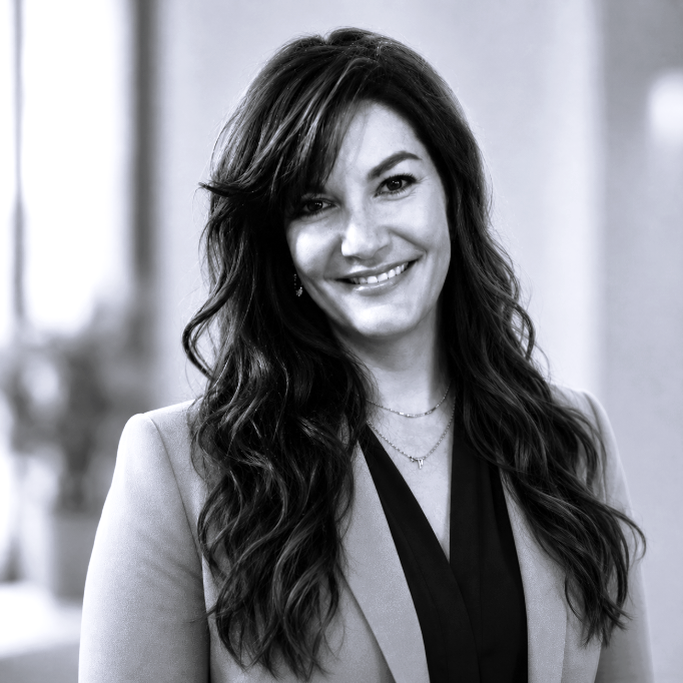 Jennifer Callendar Fiber Fast Homes Controller Black and White Headshot